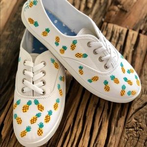 Pineapple Shoes! 🍍